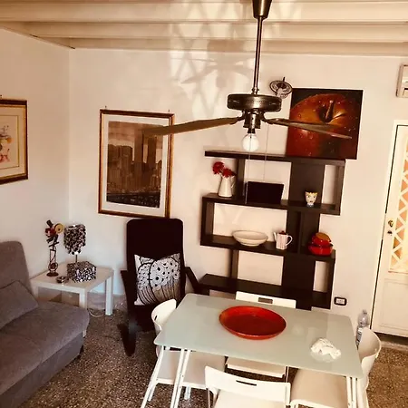 Casa D'arte2 度假居 *